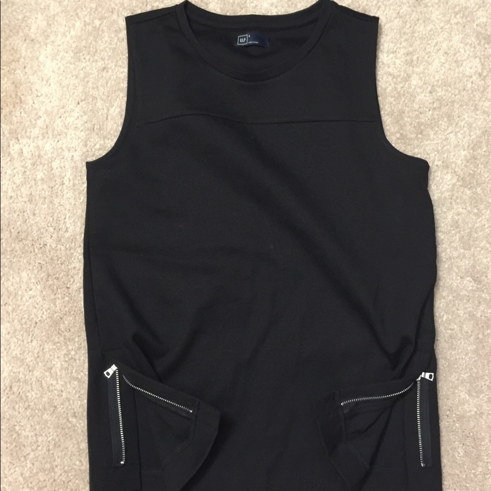 Black heavy Gap tank